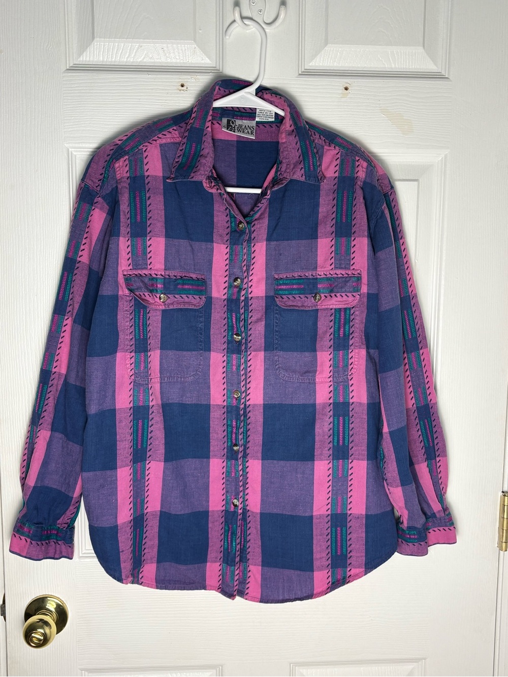 Vintage-Inspired Plaid Button-Up Shirt in Pink & Blue